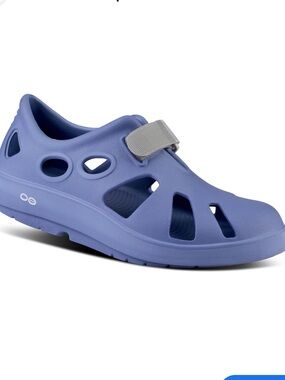 OOFOS Oofos Oocandoo Unisex Adult Sandals. MSRP $85